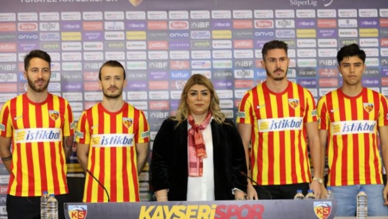 Kayserispor Yeni Transferlerine İmza Töreni Düzenledi.