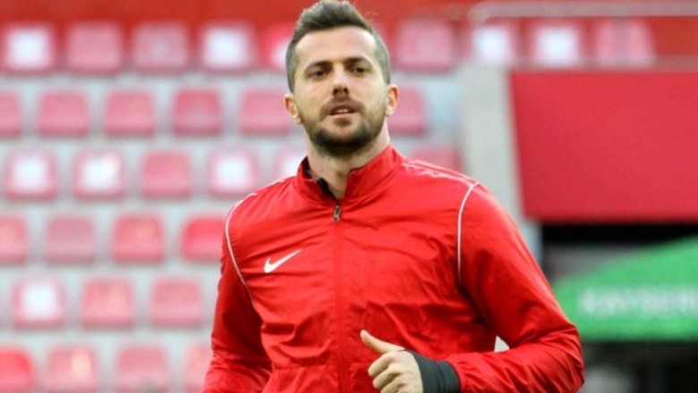 Uğur Demirok, Maç Öncesi Isınırken Sakatlandı.